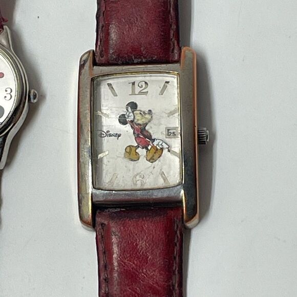 Lot of 7 Mickey Mouse Watches & Necklace - Picture 5 of 7
